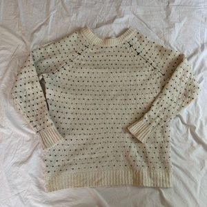 Oversized sweater! With black stitch hearts.